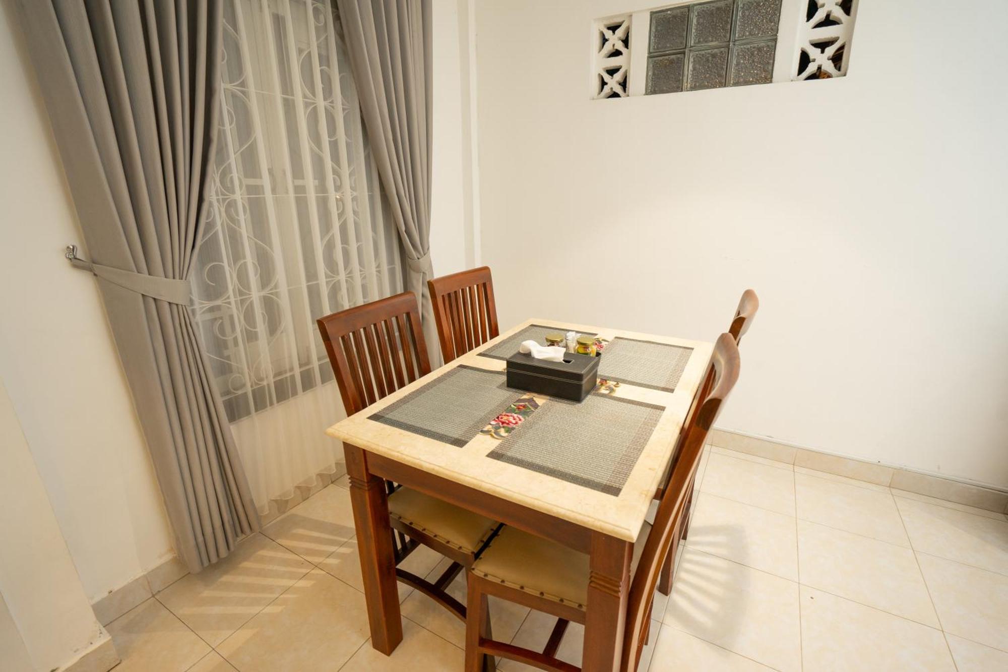 Yuwono Hotel & Villa Malioboro Yogyakarta Esterno foto