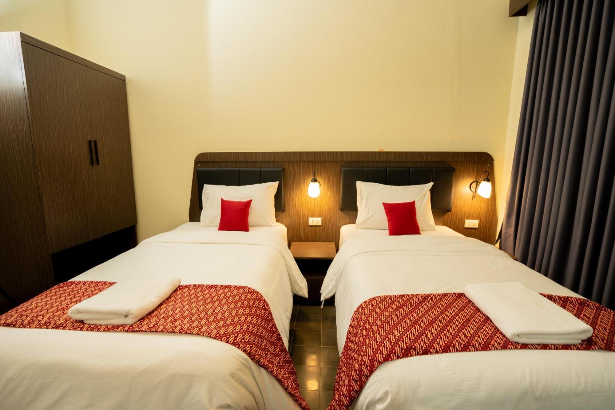 Yuwono Hotel & Villa Malioboro Yogyakarta Esterno foto