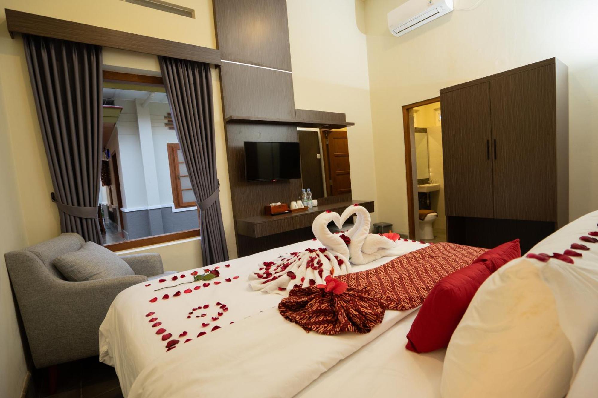 Yuwono Hotel & Villa Malioboro Yogyakarta Esterno foto
