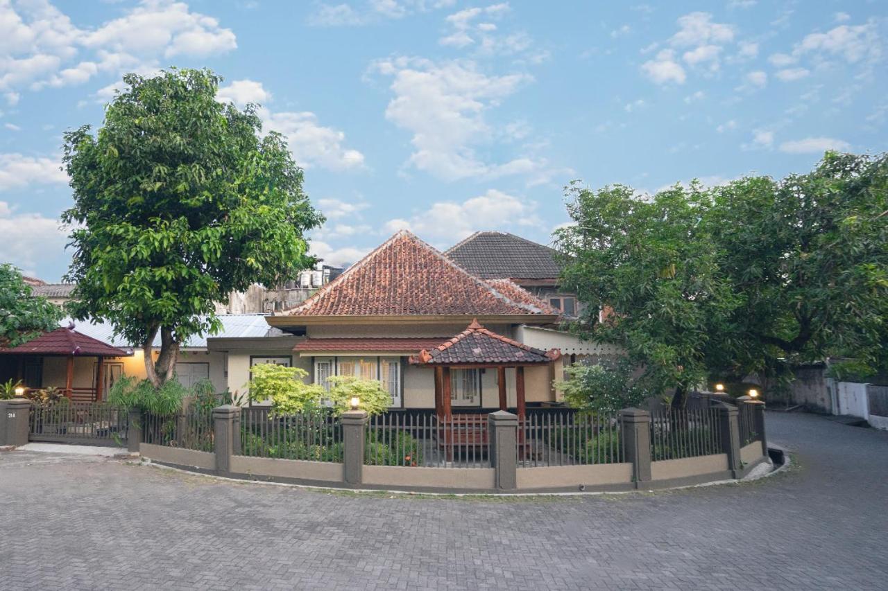 Yuwono Hotel & Villa Malioboro Yogyakarta Esterno foto